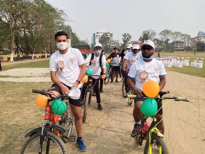 ভোটাৰক সজাগ কৰাৰ বাবে চাইকেল ৰেলীৰ আয়োজন ডিব্ৰুগড় প্ৰশাসনৰ