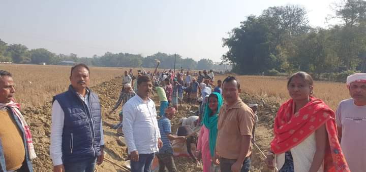 MLA Chakradhar Gogoi visited to see NREGA works