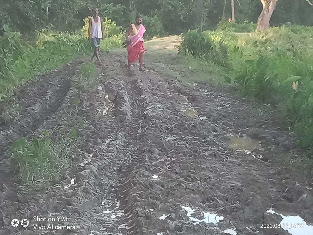 মৰাণৰ খোৱাঙত বিধ্বস্ত পথে দুৰ্ভোগ ভোগাইছে ৰাইজক