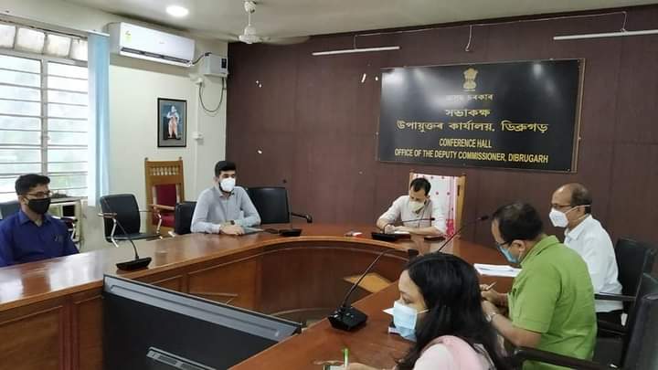 ক'ভিড পৰিস্থিতিক লৈ স্বাস্থ্য বিভাগৰ সৈতে ডিব্ৰুগড় উপায়ুক্তৰ বৈঠক