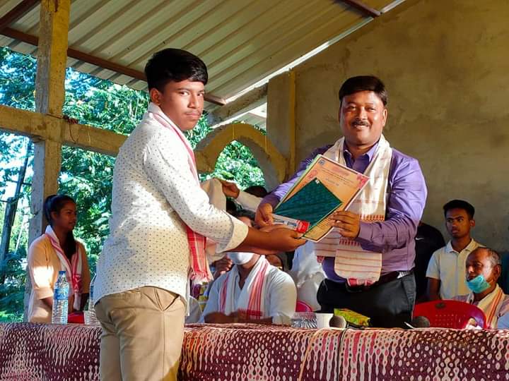 মৰাণত 'জোনাক'ৰ উদ্যোগত অঞ্চলটোৰ কৃতি ছাত্ৰ-ছাত্ৰীক সম্বৰ্ধনা জ্ঞাপন