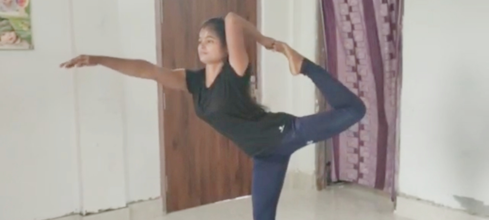 a-daughter-in-law-from-narayanpur-has-been-able-to-make-her-name-at-the-national-level-with-yoga-etv-bharat-assam