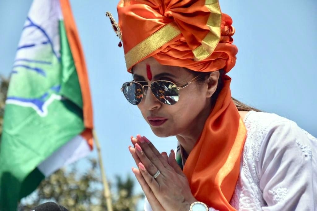 Urmila Matondkar quits Congress