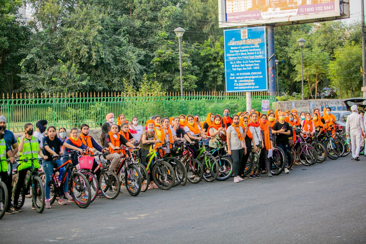 Bicycle rally on the occasion of Daughter's Day in Delhi