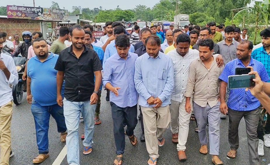 Akhil Gogoi visited Beki river erosion area