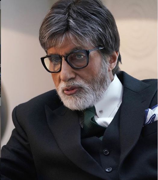 Big B comes to terms with vision, fears 'blindness is on its way'