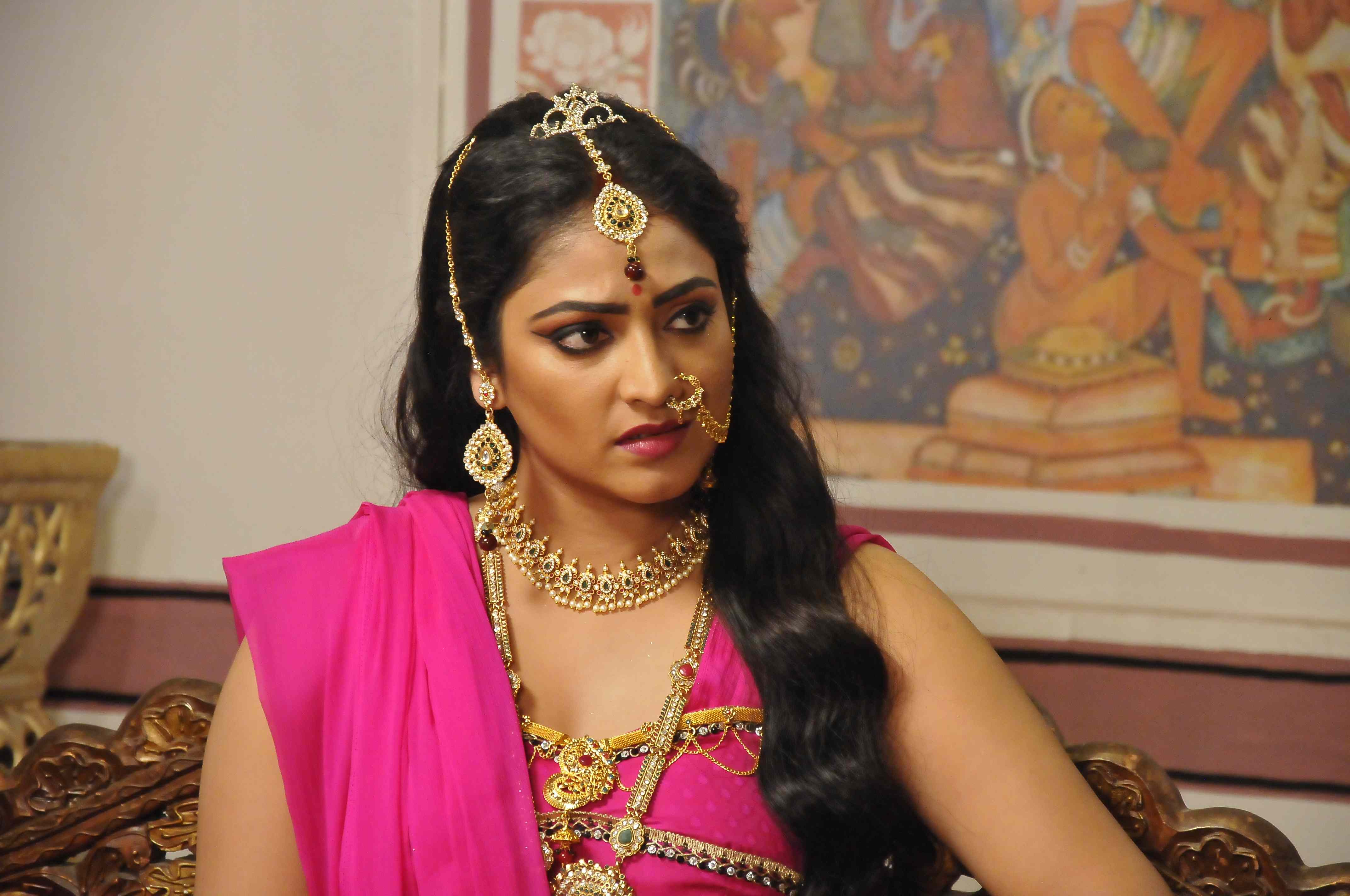 Hiripriya as Amrutamati