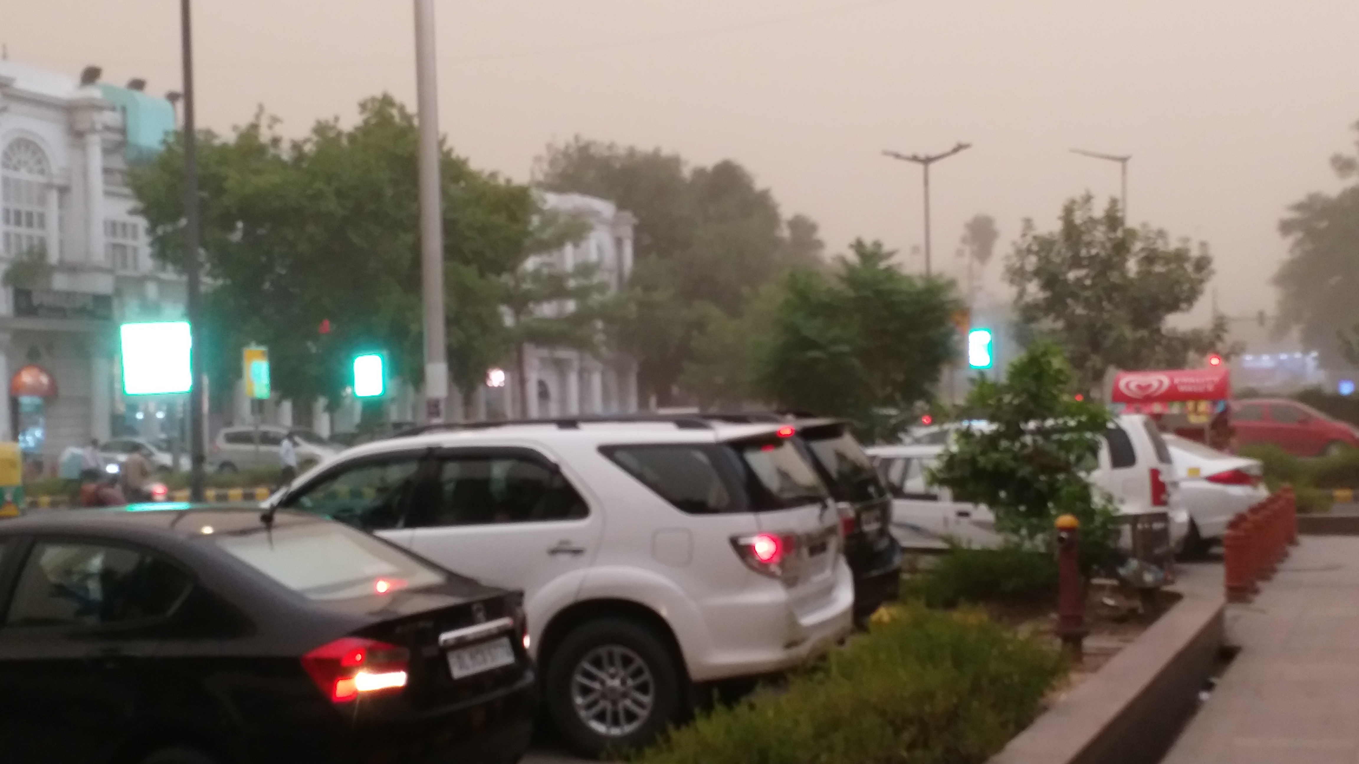 Dusty storm in Delhi NCR