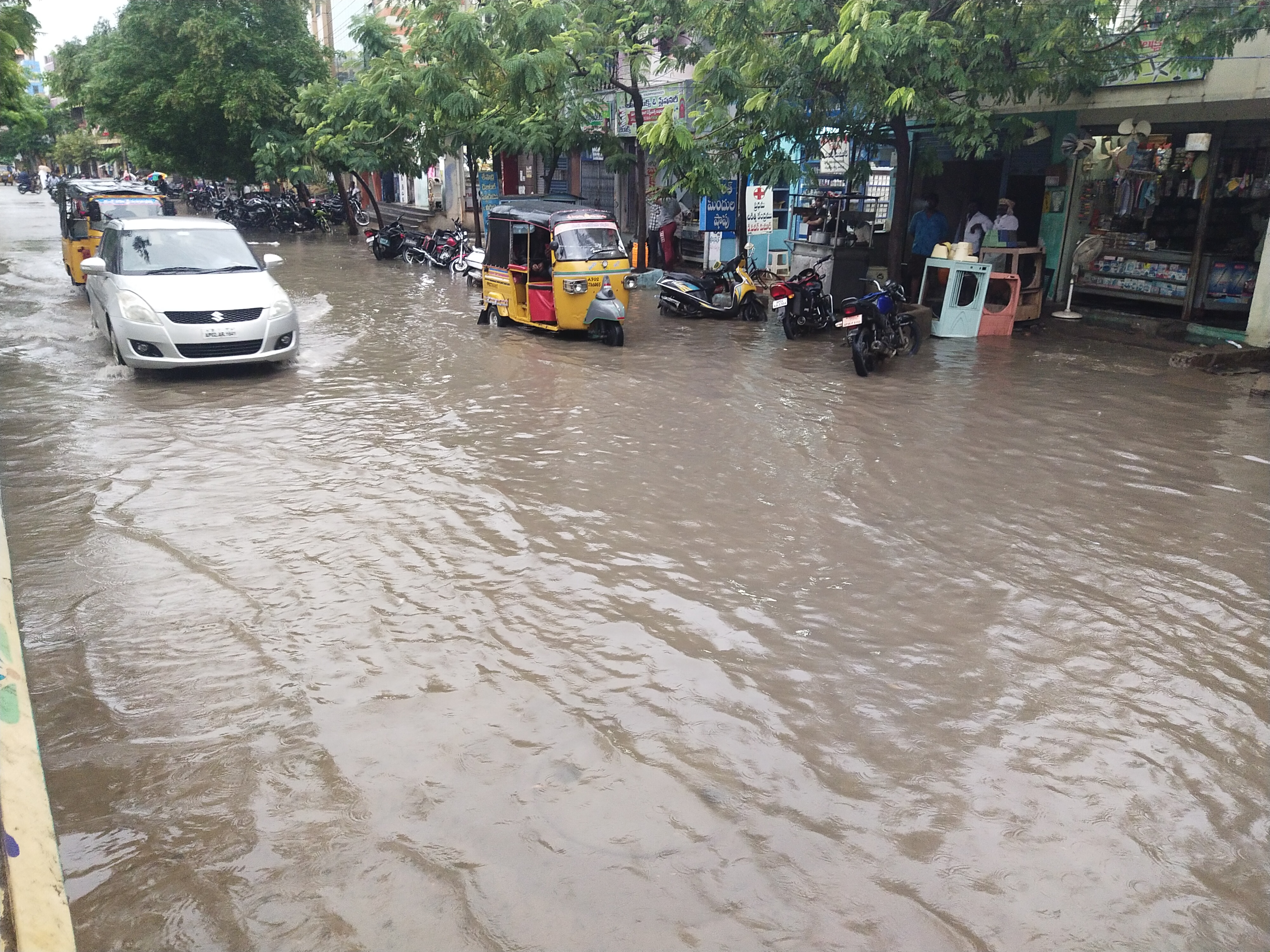 rains at tadipathri