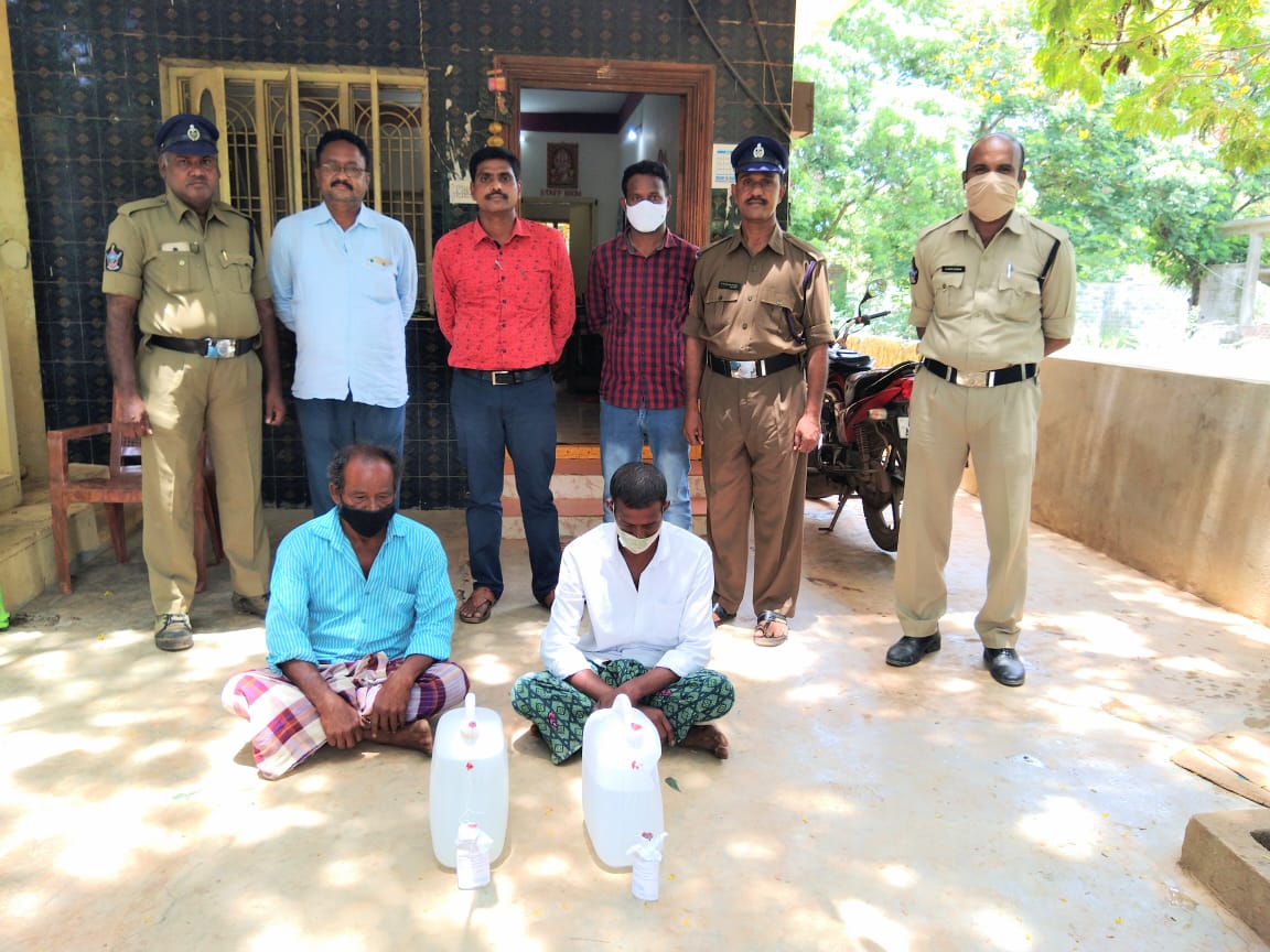 liquor transporting caught by seb officers in krishna, kadapa and nellore districts