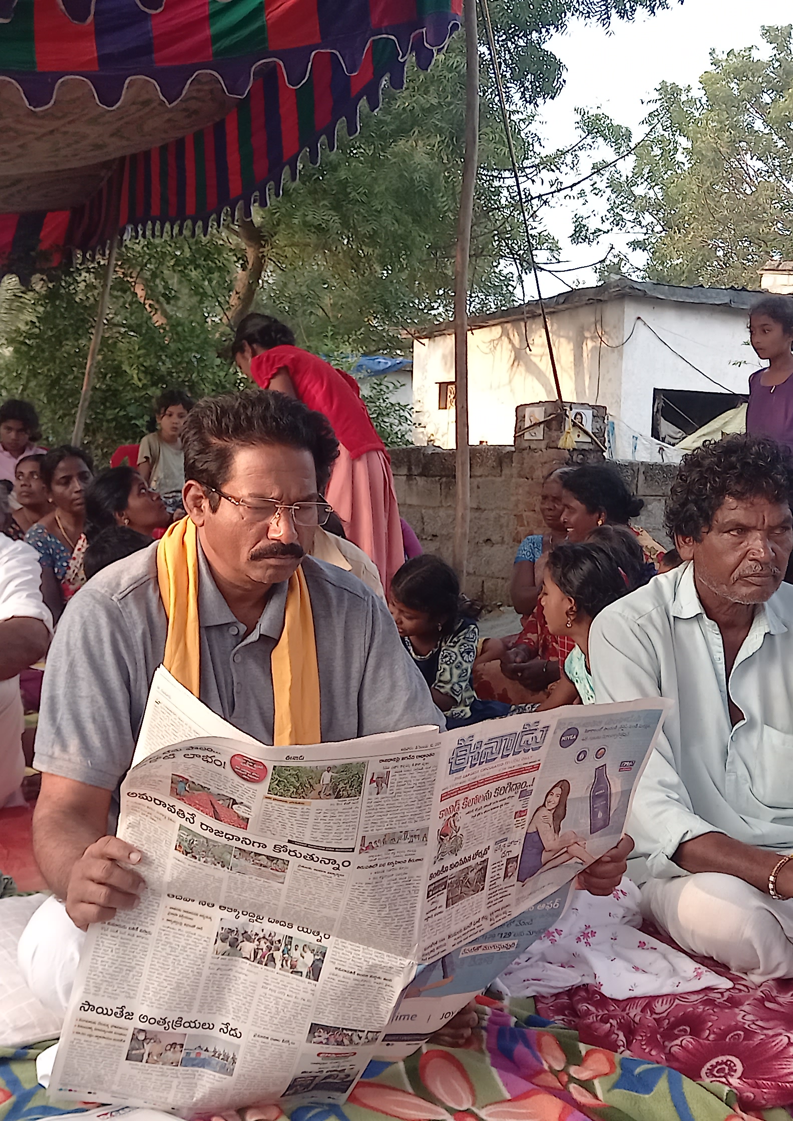 GV Anjaneyulu Deeksha at Angaluru, angaluru electricity issue