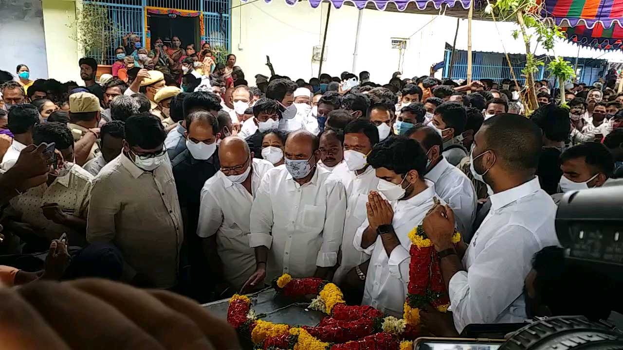 nara lokesh visit murdered tdp leaders family members at kurnool district