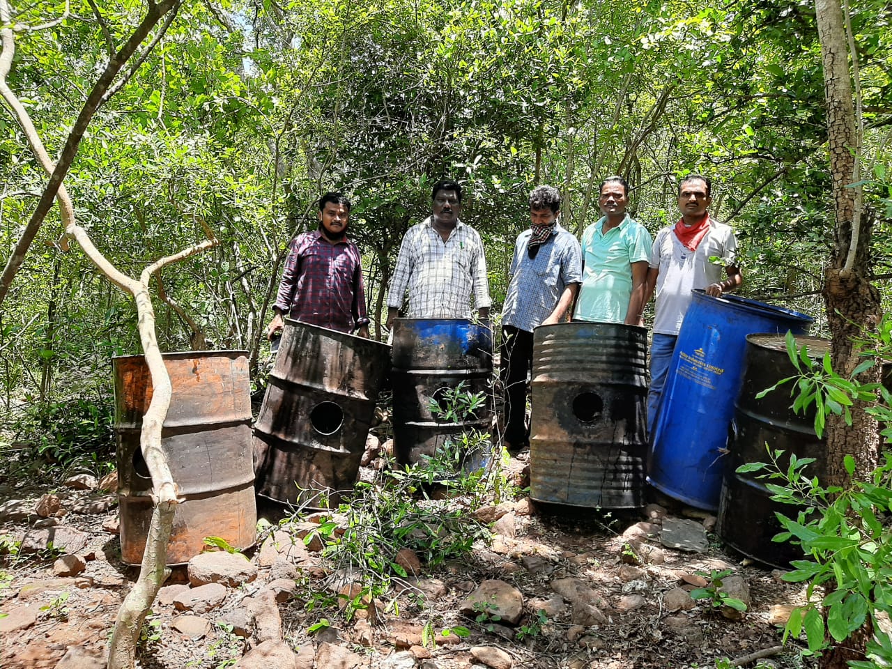 నాటుసారా బట్టిలపై దాడులు