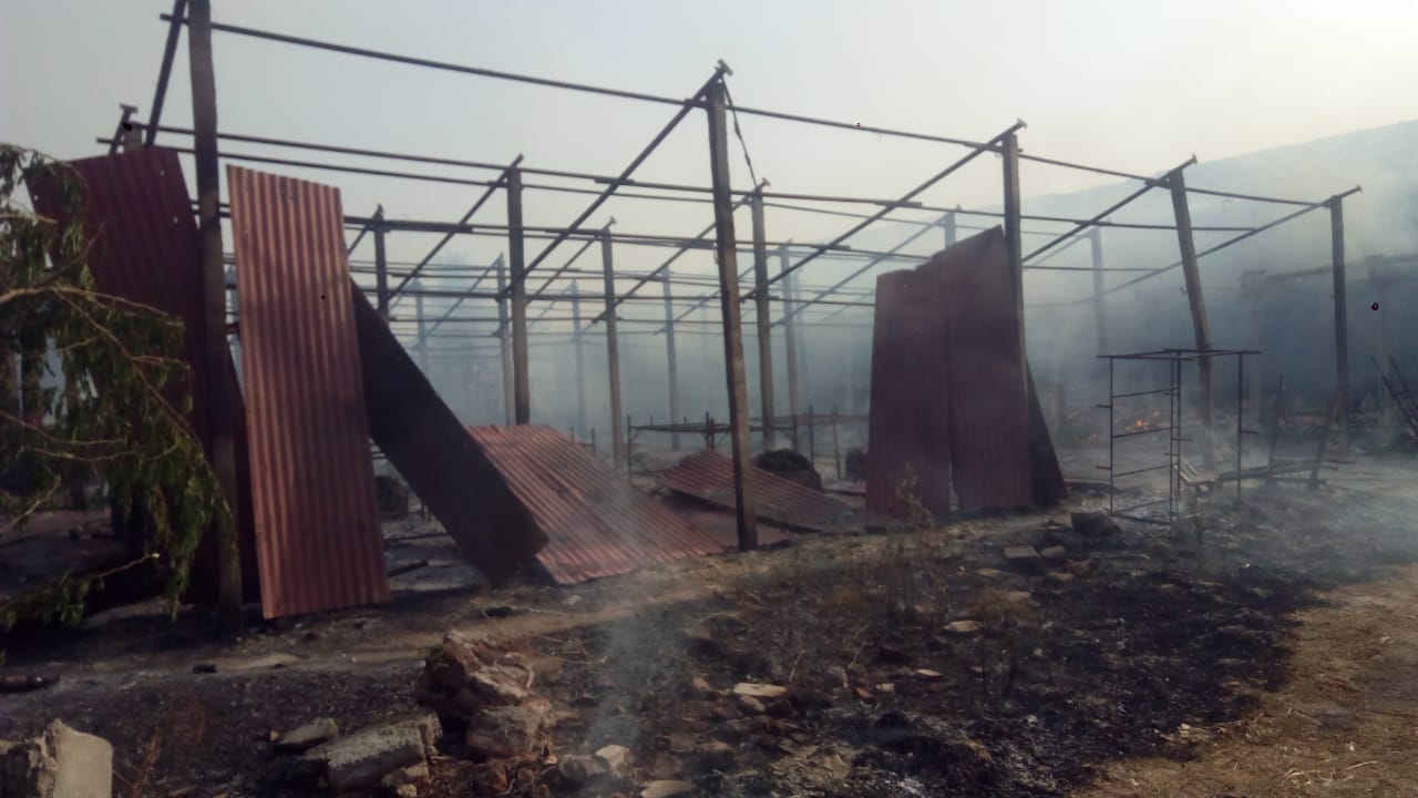 tobbacco godown fires and 14 lakhs rupees cost loss in ananthavaram