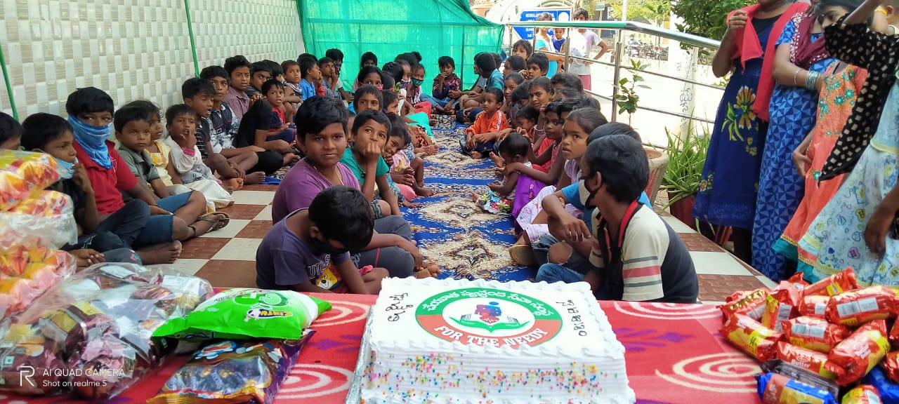 చిన్నారుల ఆనందం కోసం 