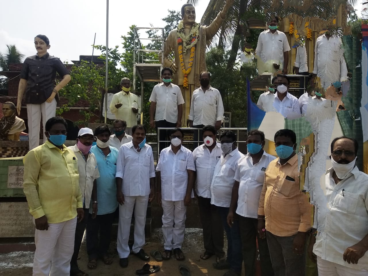 east godavari tdp leaders, fans celebrated ntr's 97th birth annivesary celbrations