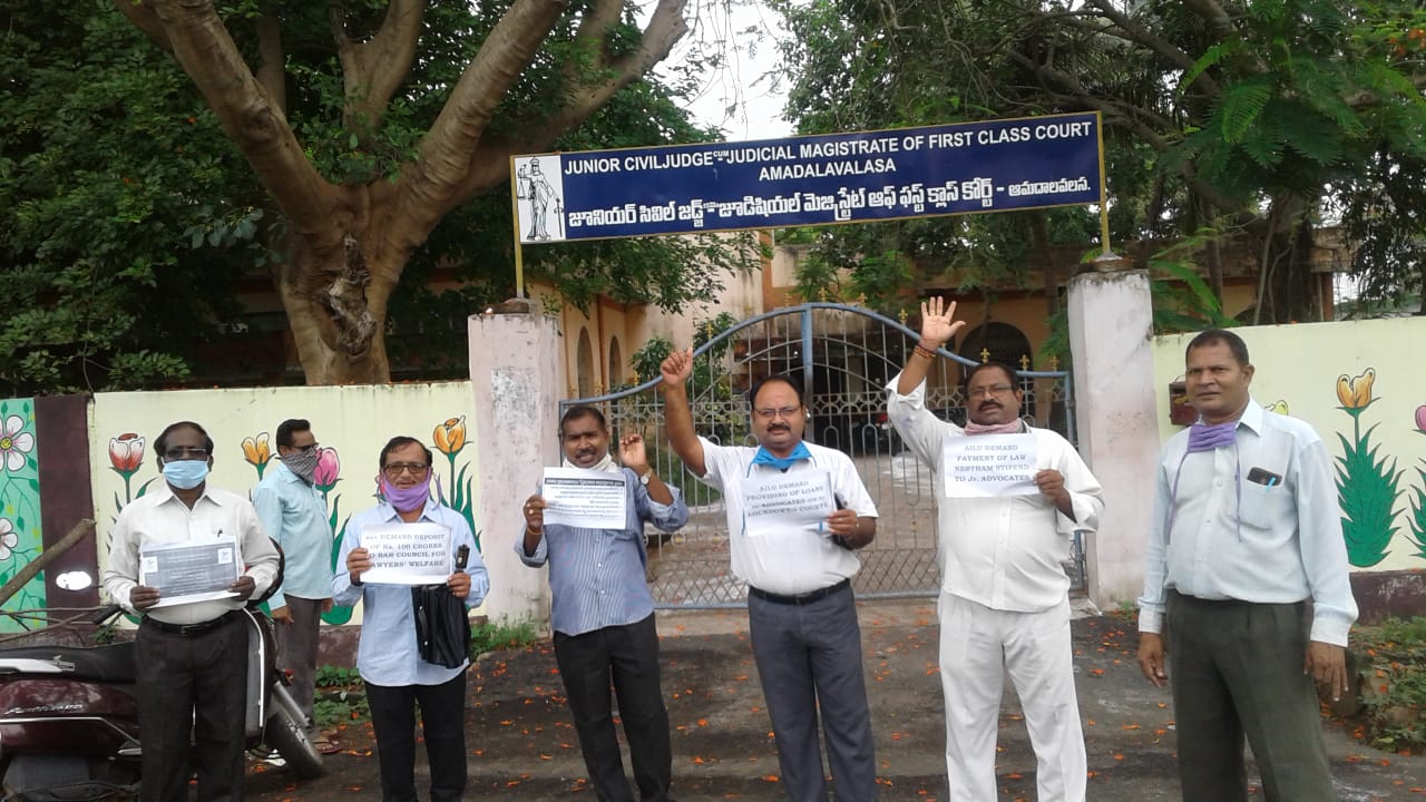 layers protest at amadalavalasa court