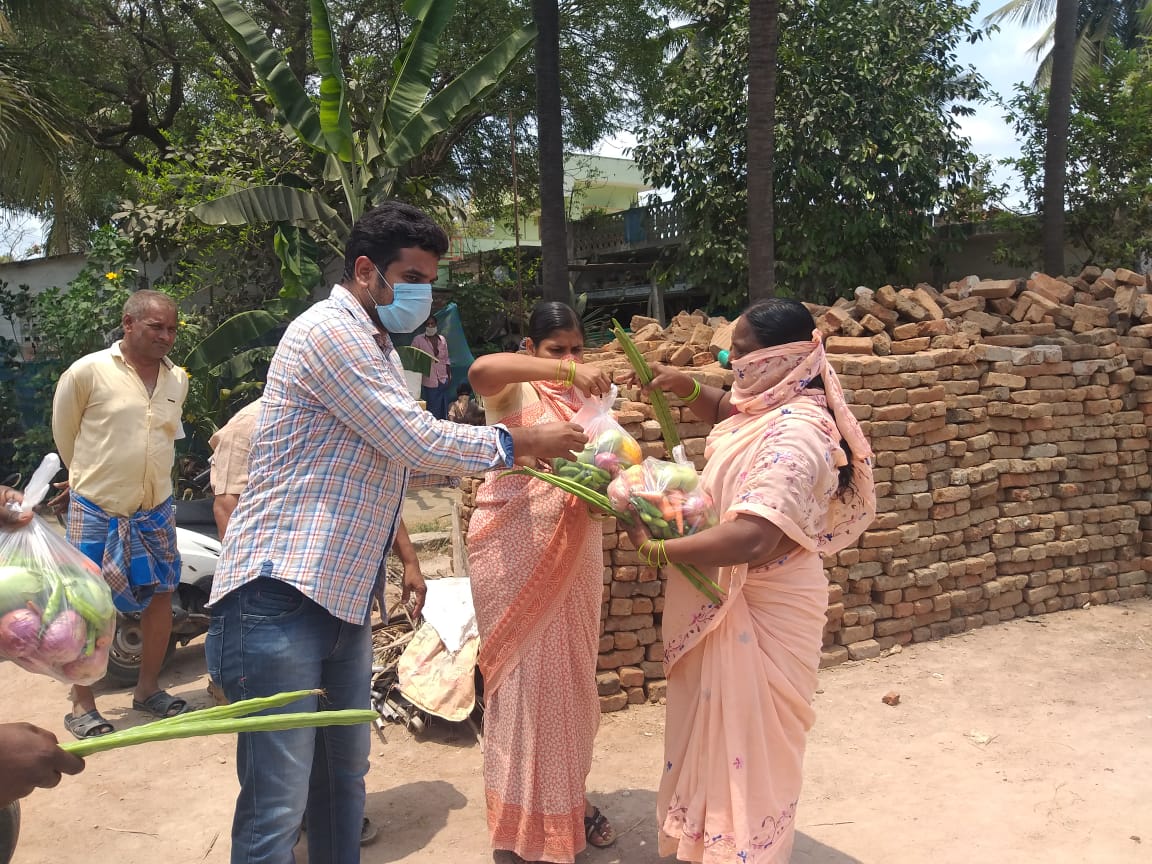 ex mla radhakrishna distributed vegetables to poor in velpuru village