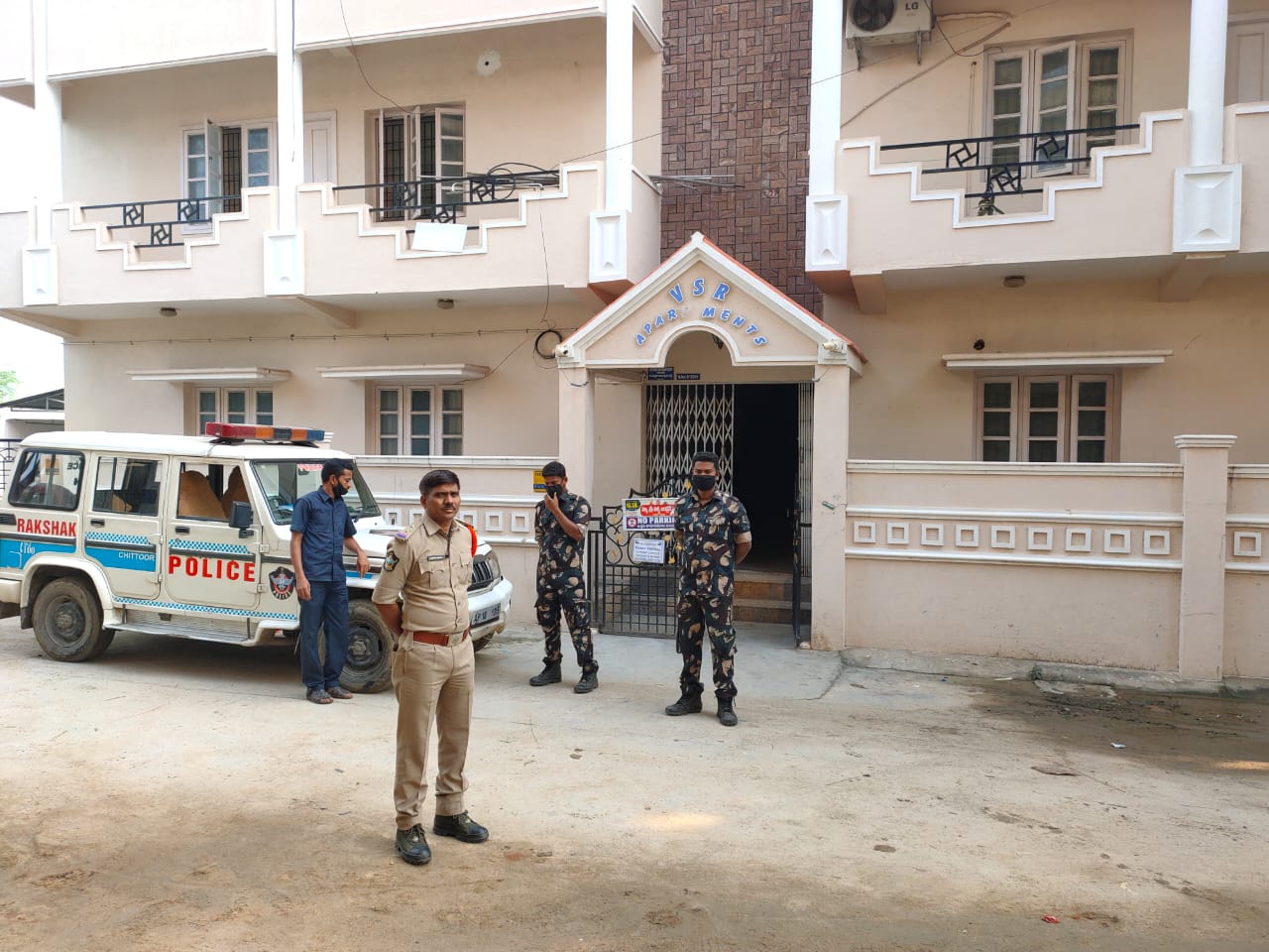 police house arrest at chittor district due to chalo thamballapali