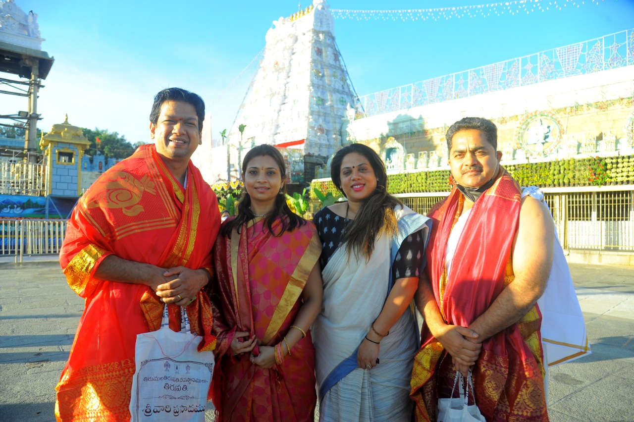 vip's visit tirumla venkateswara swamy