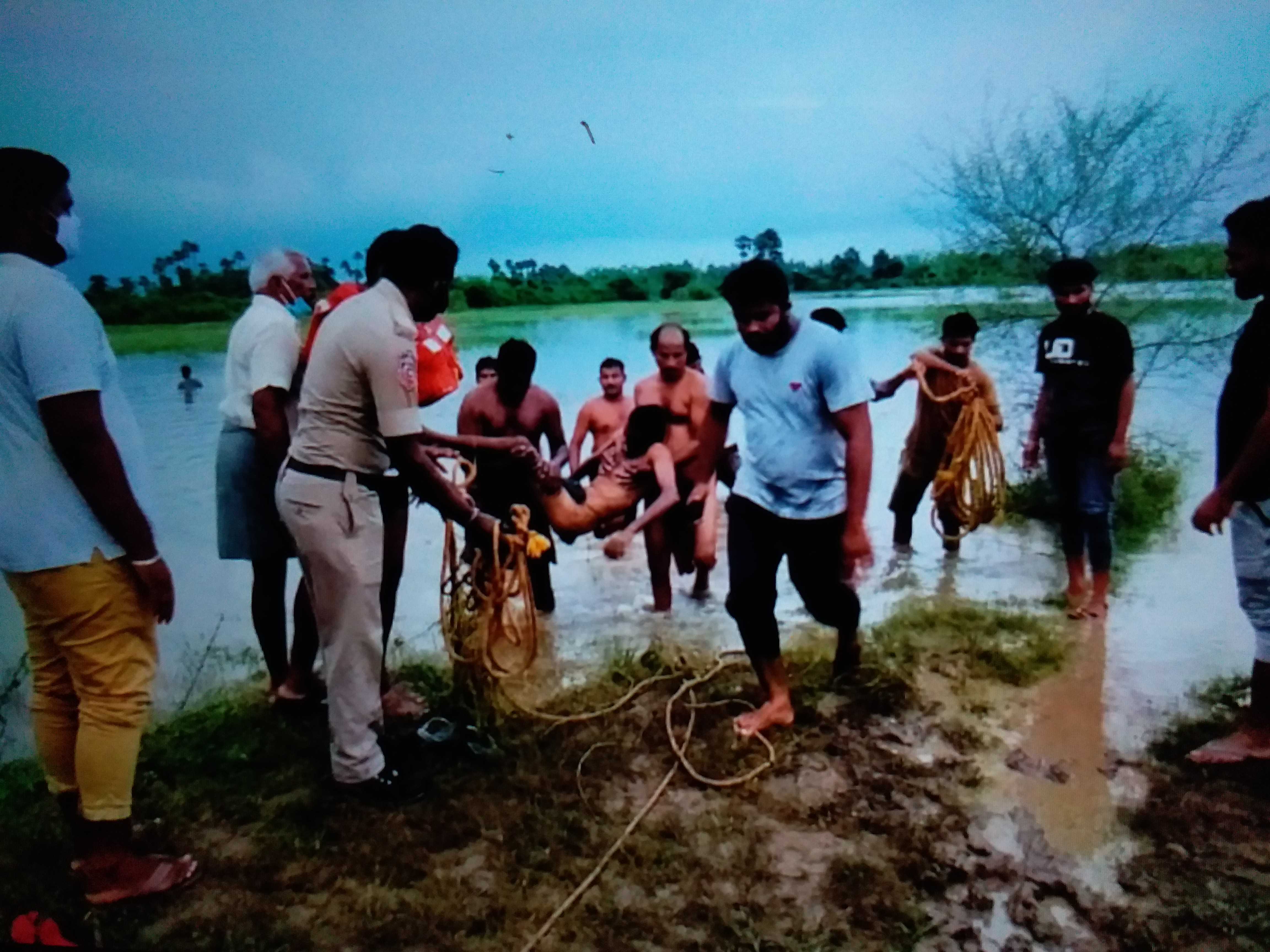 Three died in the pond at visakha