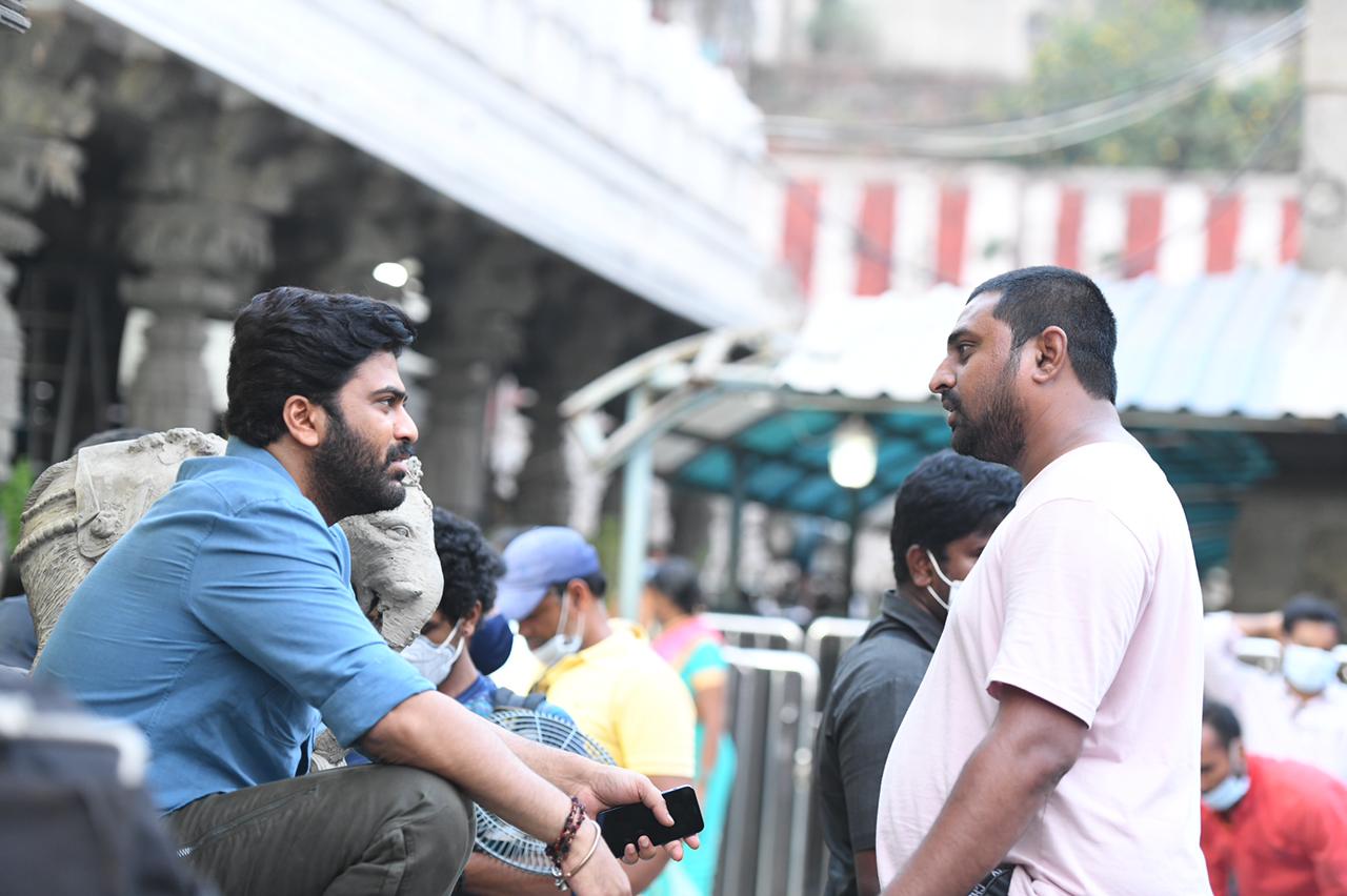 hero sharwanandh at simhachalam