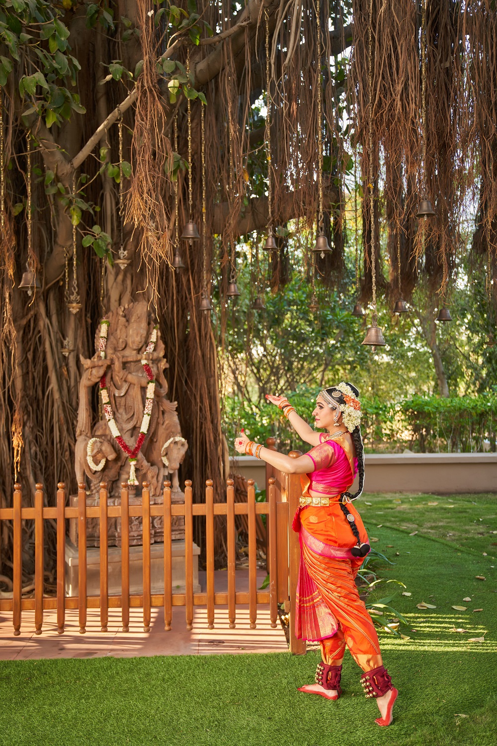 Nita and Mukesh ambani host radhika merchants arangetram, Radhika merchants arangetram, Anant Ambani bride, Anant Ambani younger son of Nita and Mukesh Ambani, ರಾಧಿಕಾ ಮರ್ಚೆಂಟ್​ ಭರತನಾಟ್ಯಾ ಕಾರ್ಯಕ್ರಮ ಆಯೋಜಿಸಿದ ನೀತಾ ಮತ್ತು ಮುಖೇಶ್ ಅಂಬಾನಿ, ರಾಧಿಕಾ ಮರ್ಚೆಂಟ್​ ಭರತನಾಟ್ಯಾ ಕಾರ್ಯಕ್ರಮ, ಅನಂತ್ ಅಂಬಾನಿಯ ವಧು, ನೀತಾ ಮತ್ತು ಮುಖೇಶ್ ಅಂಬಾನಿಯ ಕಿರಿಯ ಪುತ್ರ ಅನಂತ್ ಅಂಬಾನಿ,