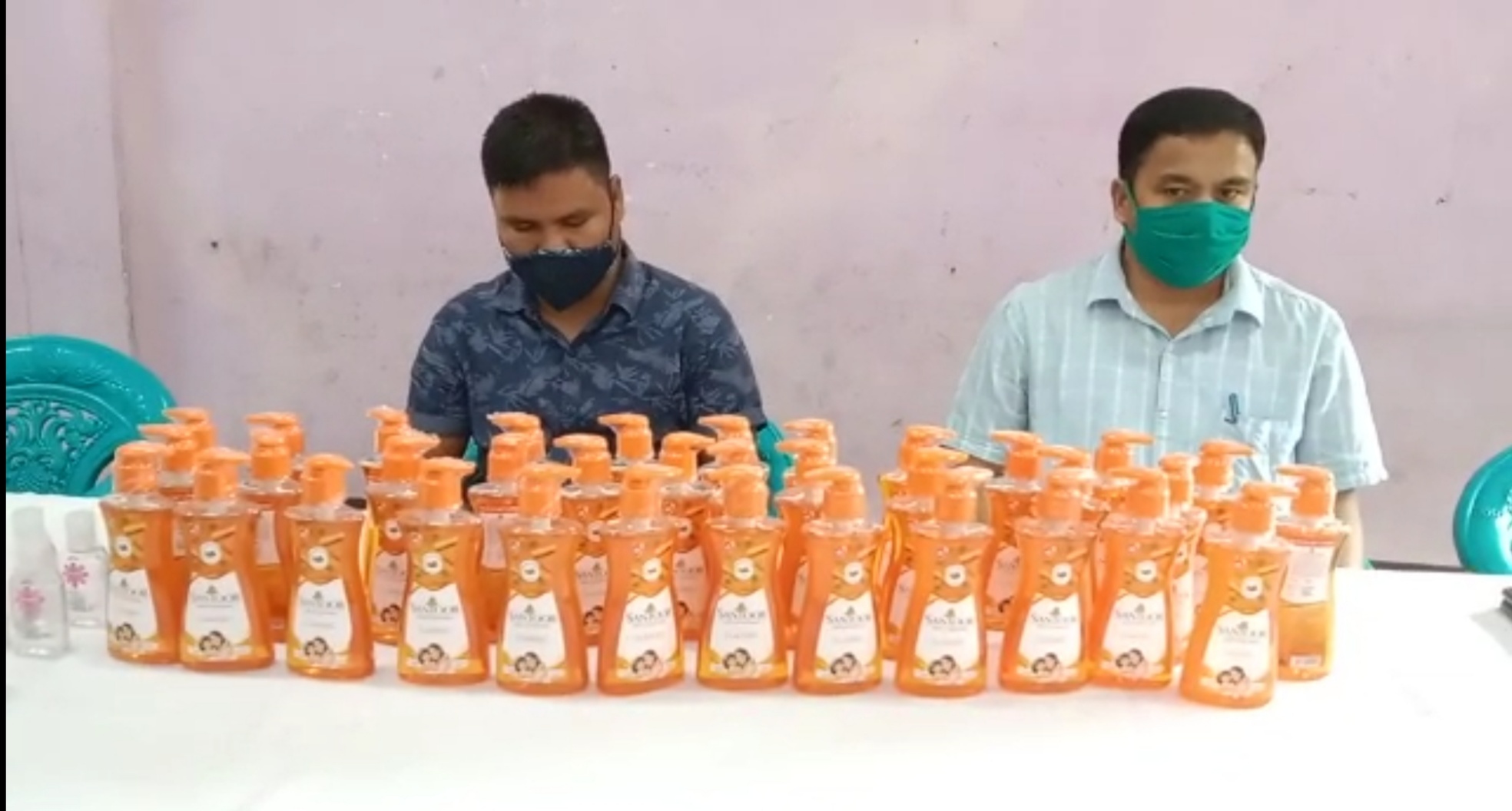 Daobaisa bodo distributed free masks and senitizers among journalists