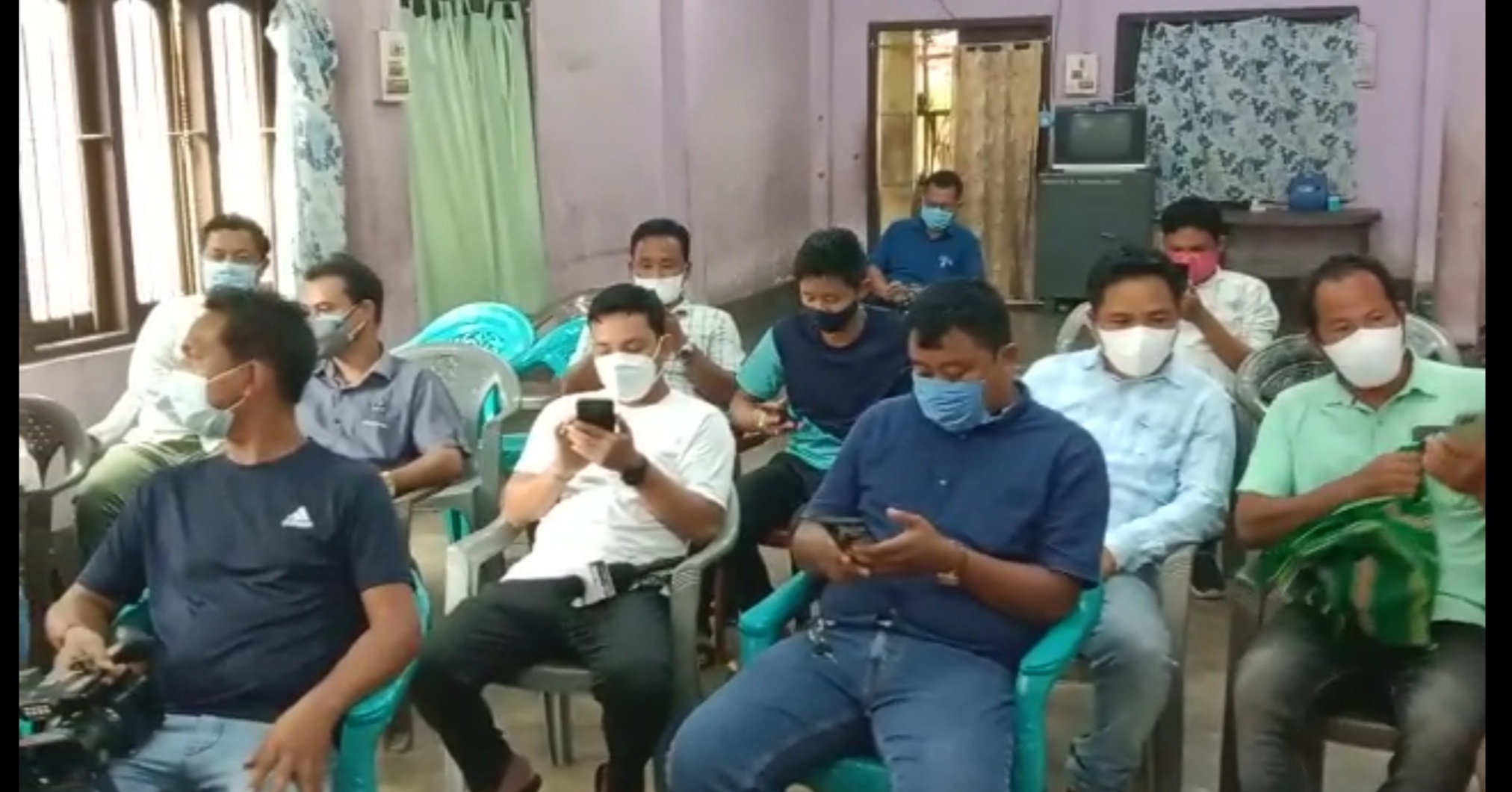 Daobaisa bodo distributed free masks and senitizers among journalists