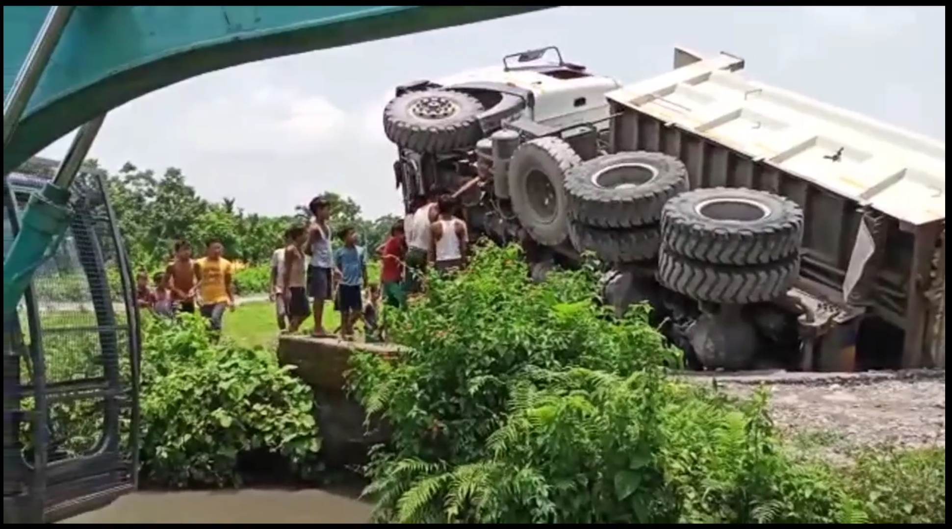 dumper accident at goreswar