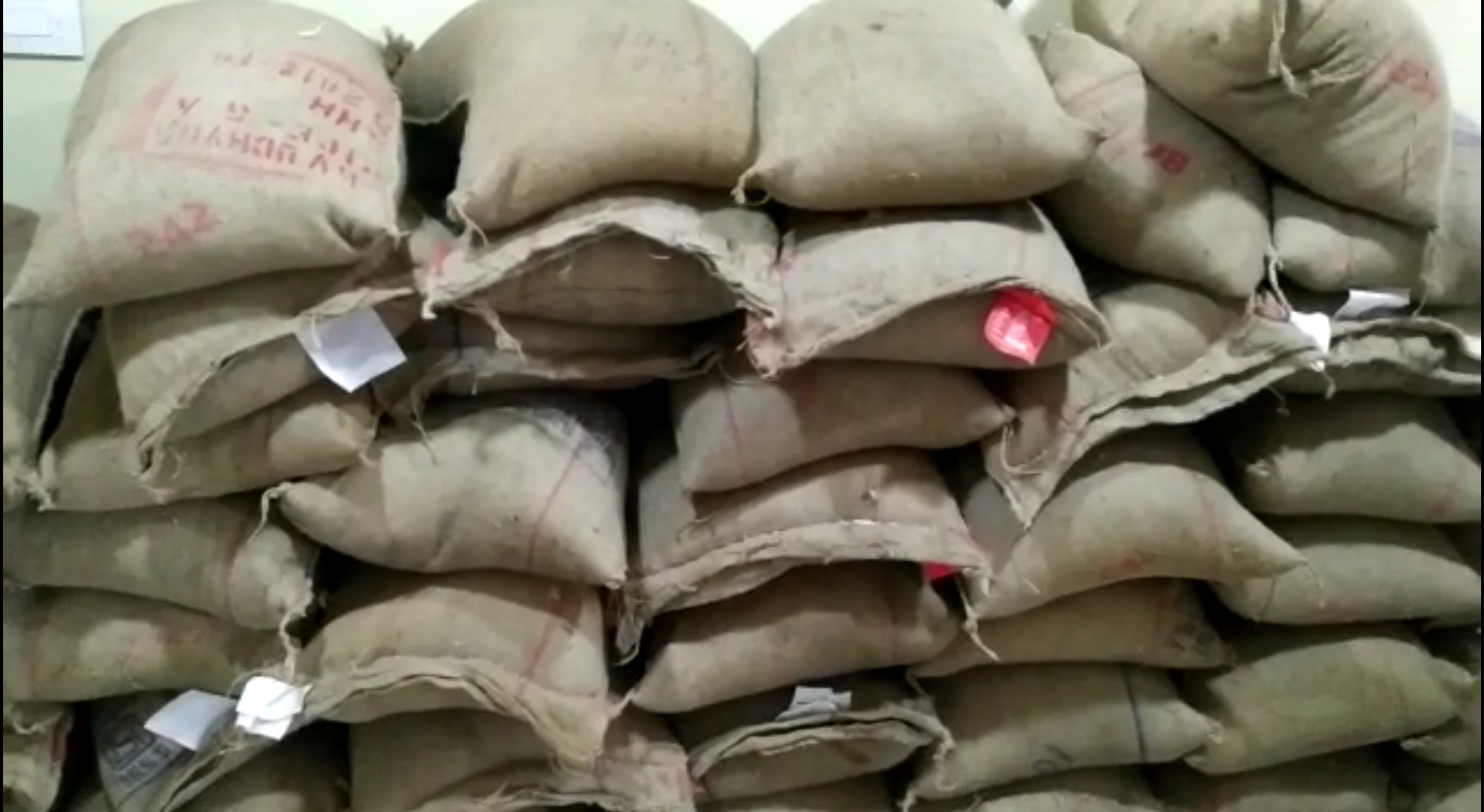 Police seized the rice of the government scheme along with a thief