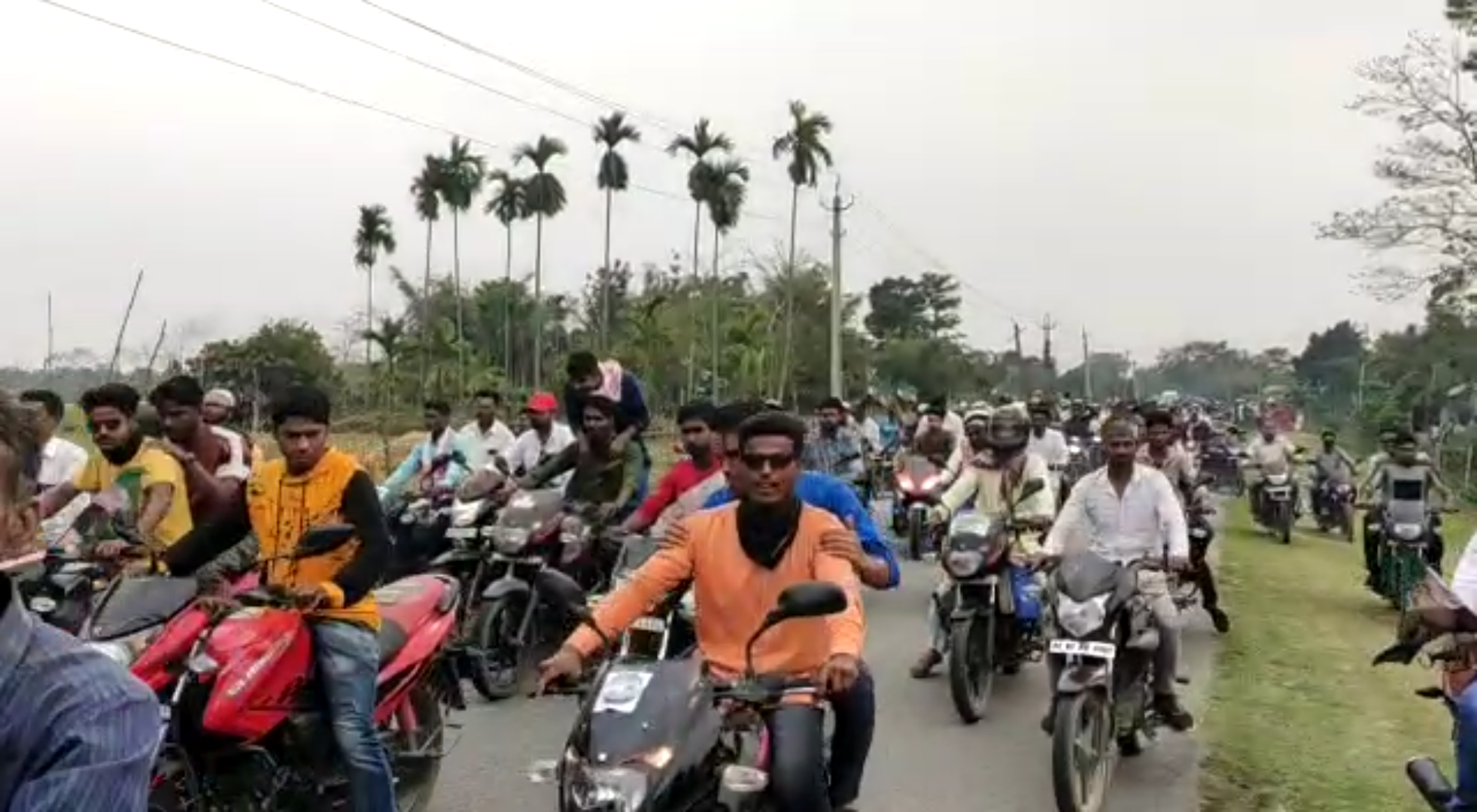 চেঙাত এআইইউডিএফ'ৰ প্ৰাৰ্থী আশ্ৰাফুল হুছেইনক উষ্ম আদৰণি