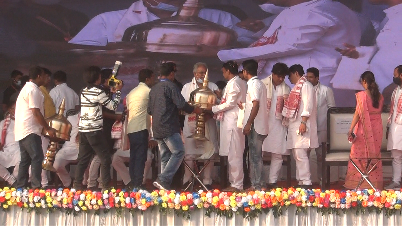 ‘‘সৰুক্ষেত্ৰীৰ ৰাইজে বিধায়ক জাকিৰ হুছেইন শিকদাৰক নেতা নহয়, বেটা বুলি ভাবে’’