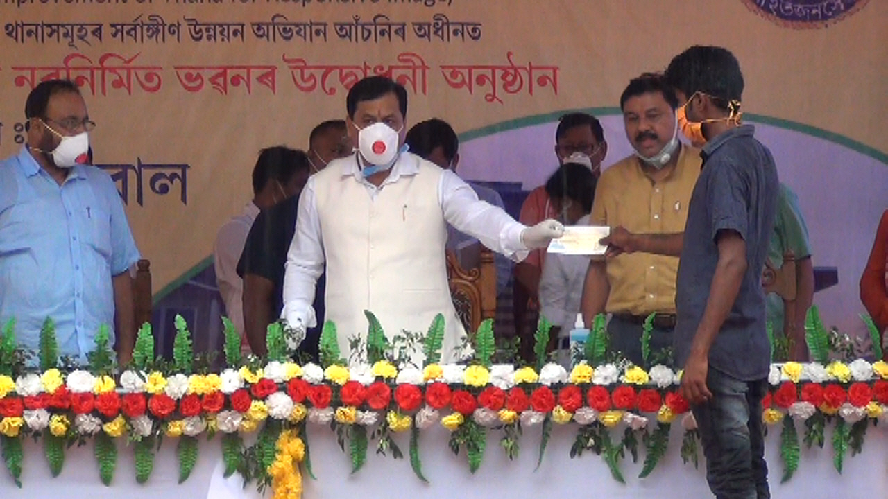 Chief Minister Sarbananda sonowal visit relief camp of south barpeta