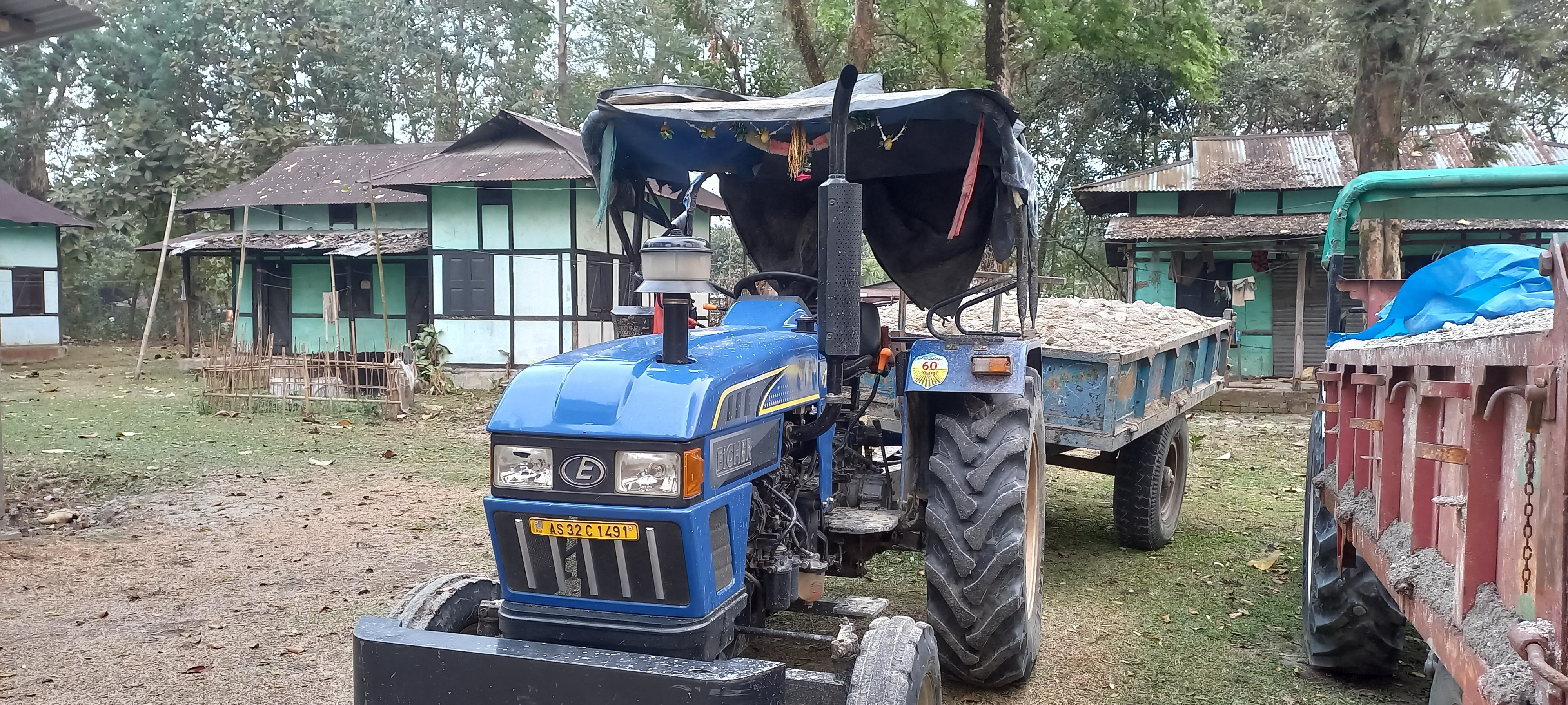 Forest Official seized dumpers and tractors carrying rock and sand illegally in Behali