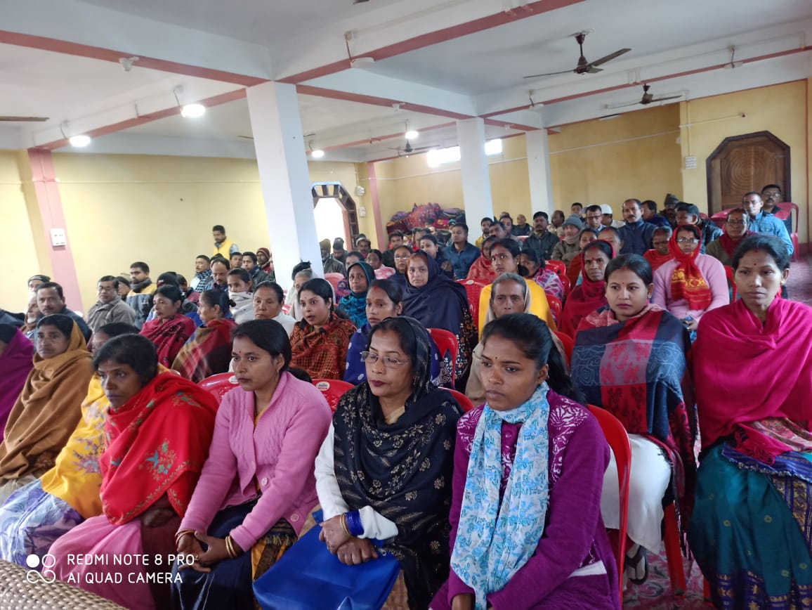 বিশ্বনাথত শতাধিক হিতাধিকাৰীক প্ৰদান বিপিএল কাৰ্ড