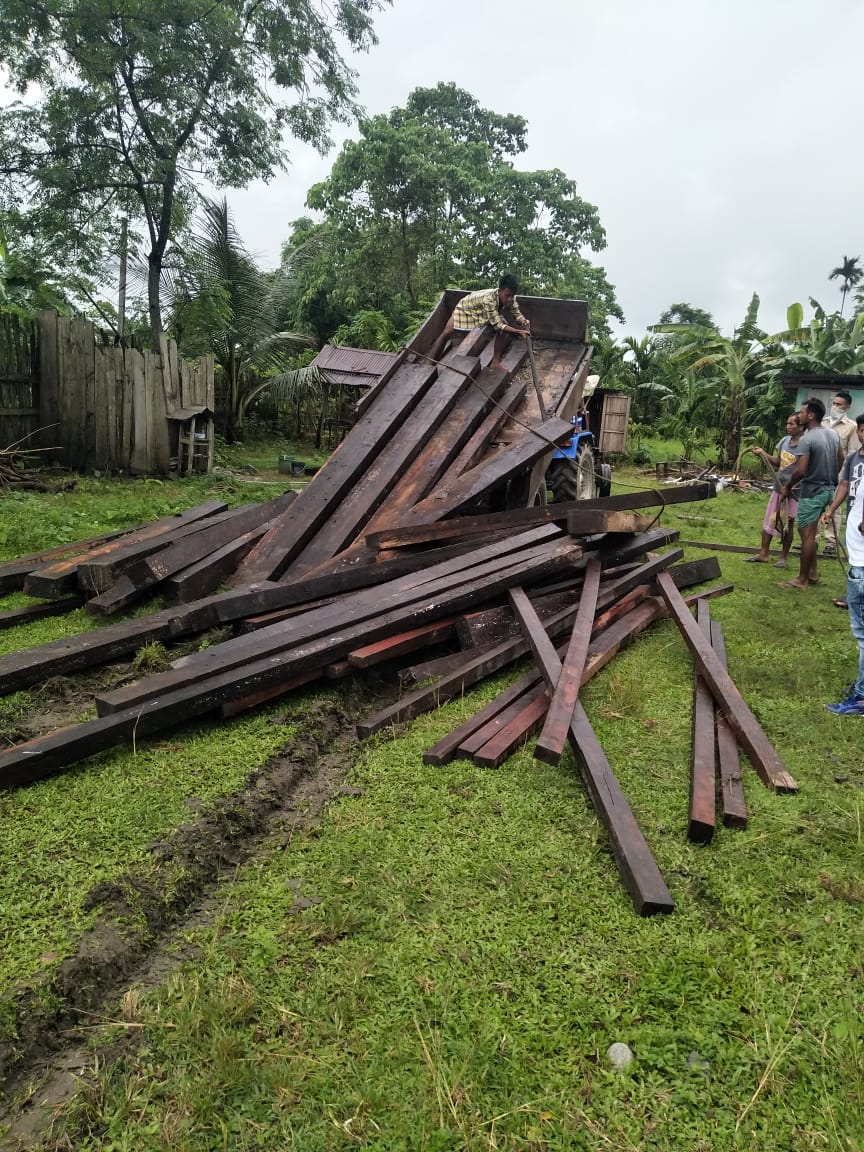 চিৰাঙত চোৰাং কাঠৰ বিৰুদ্ধে আৰক্ষীৰ অভিযান