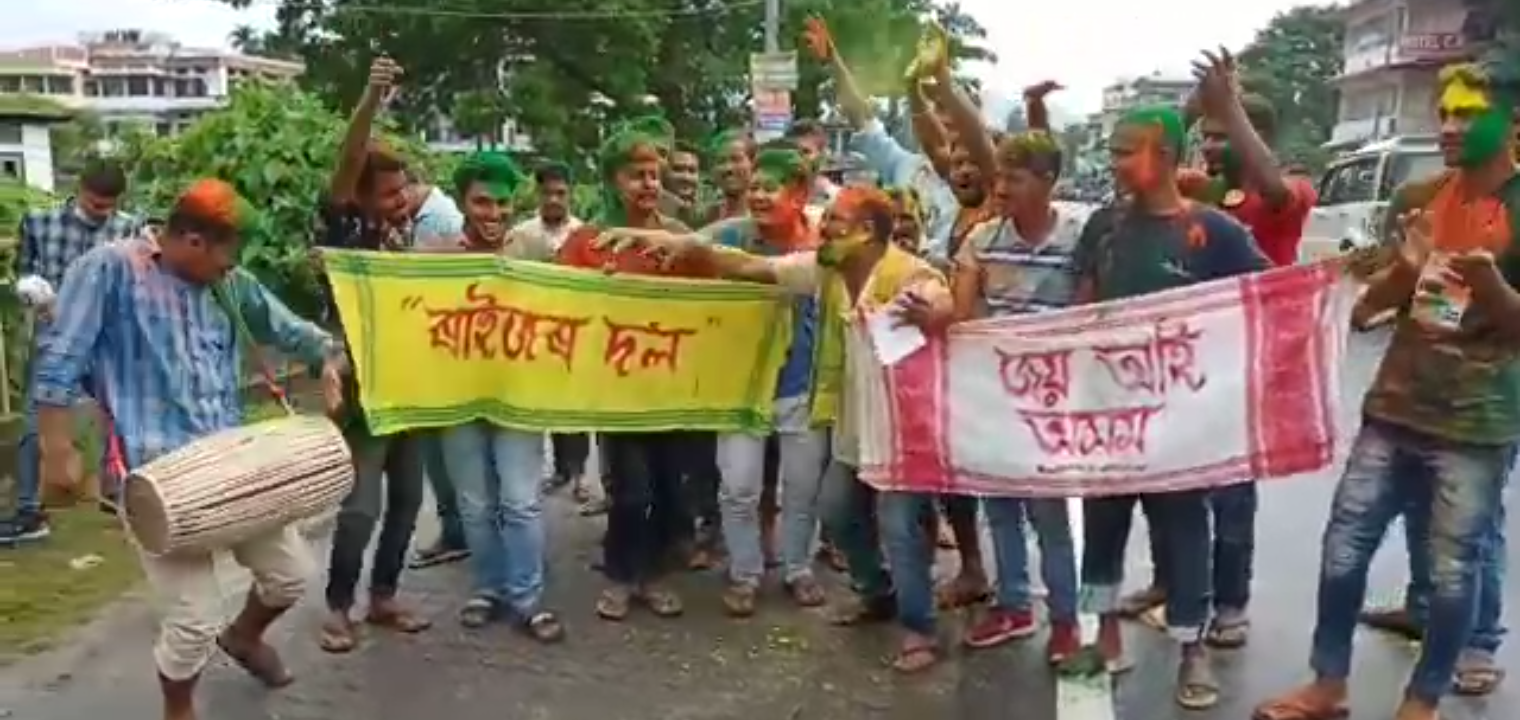 বঙাইগাঁৱত আবতৰীয়া হোলী আৰু ফটকাৰে আদৰণি ৰাইজৰ দলক