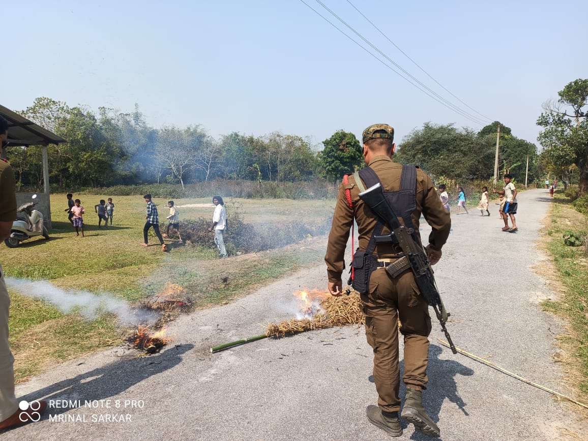 চাউতাল ভাষাক স্বীকৃতি নিদিয়াত ঝাৰখণ্ডৰ মুখ‍্যমন্ত্ৰীৰ পুত্তলিকা দাহ