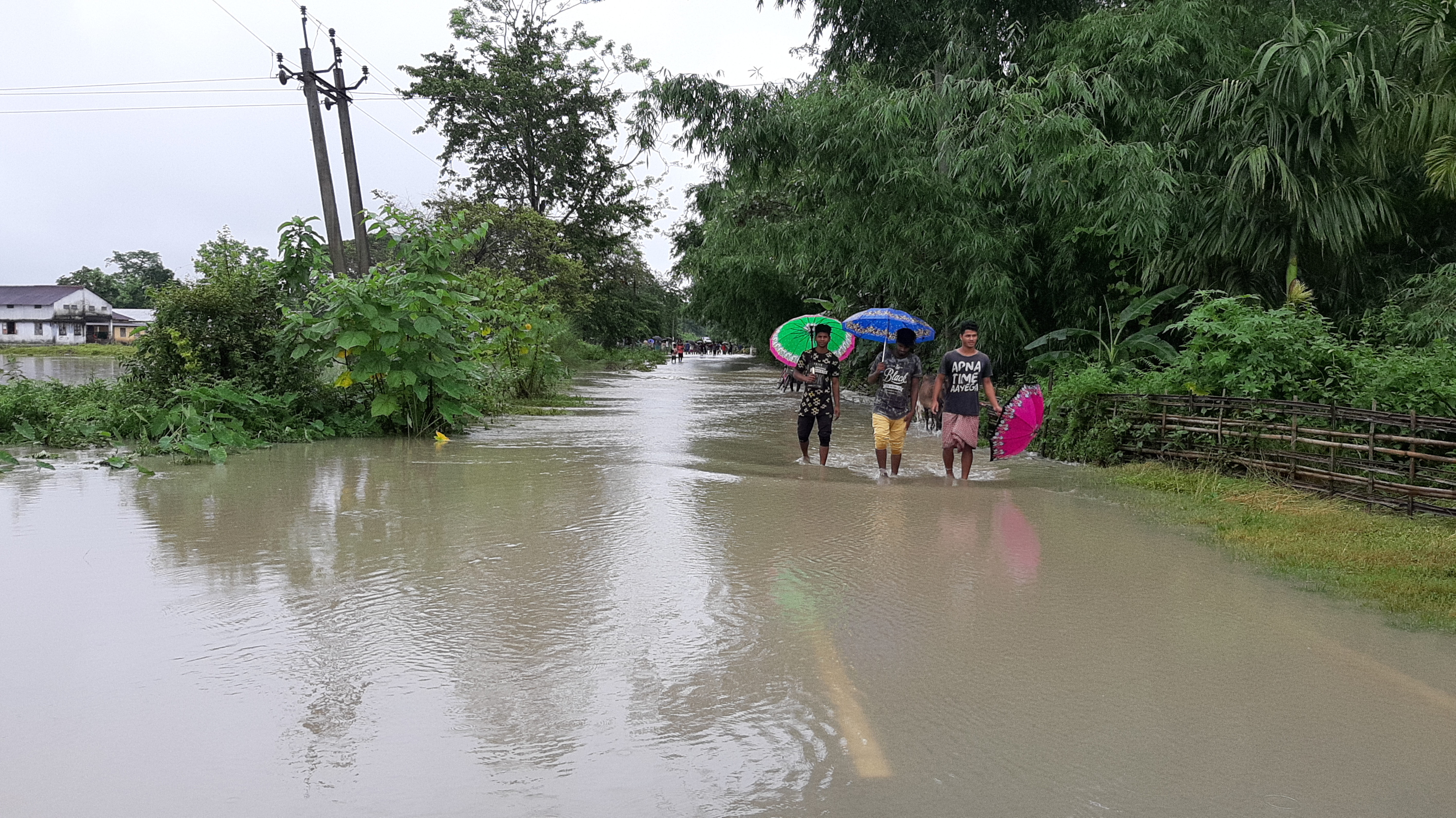 অপৰিৱৰ্তিত হৈ  আছে  চিৰাং জিলাৰ বান পৰিস্থিতি