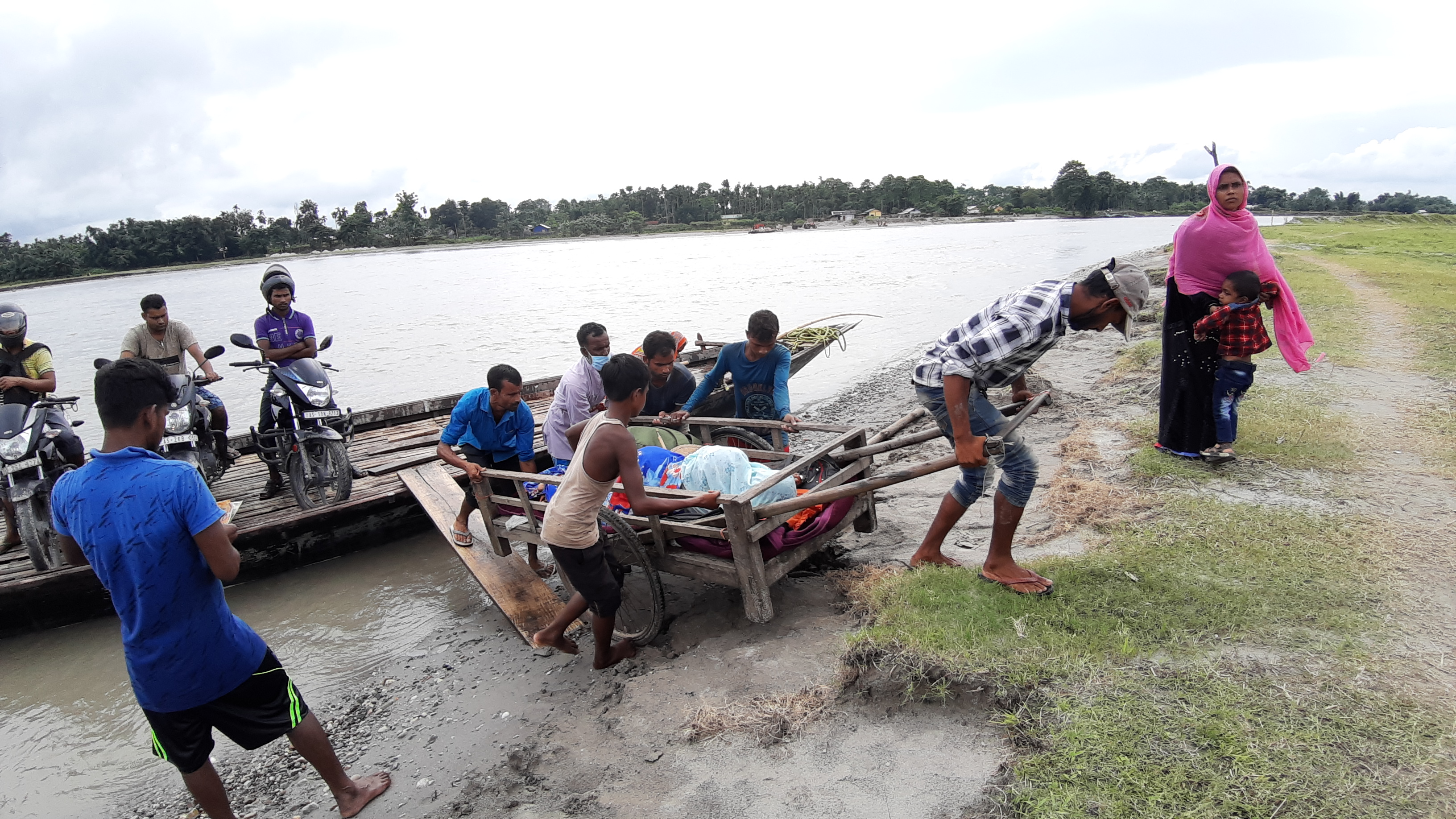 নাঙলভাঙা অঞ্চলত ৰোগাগ্ৰস্তৰ দুৰ্দশা