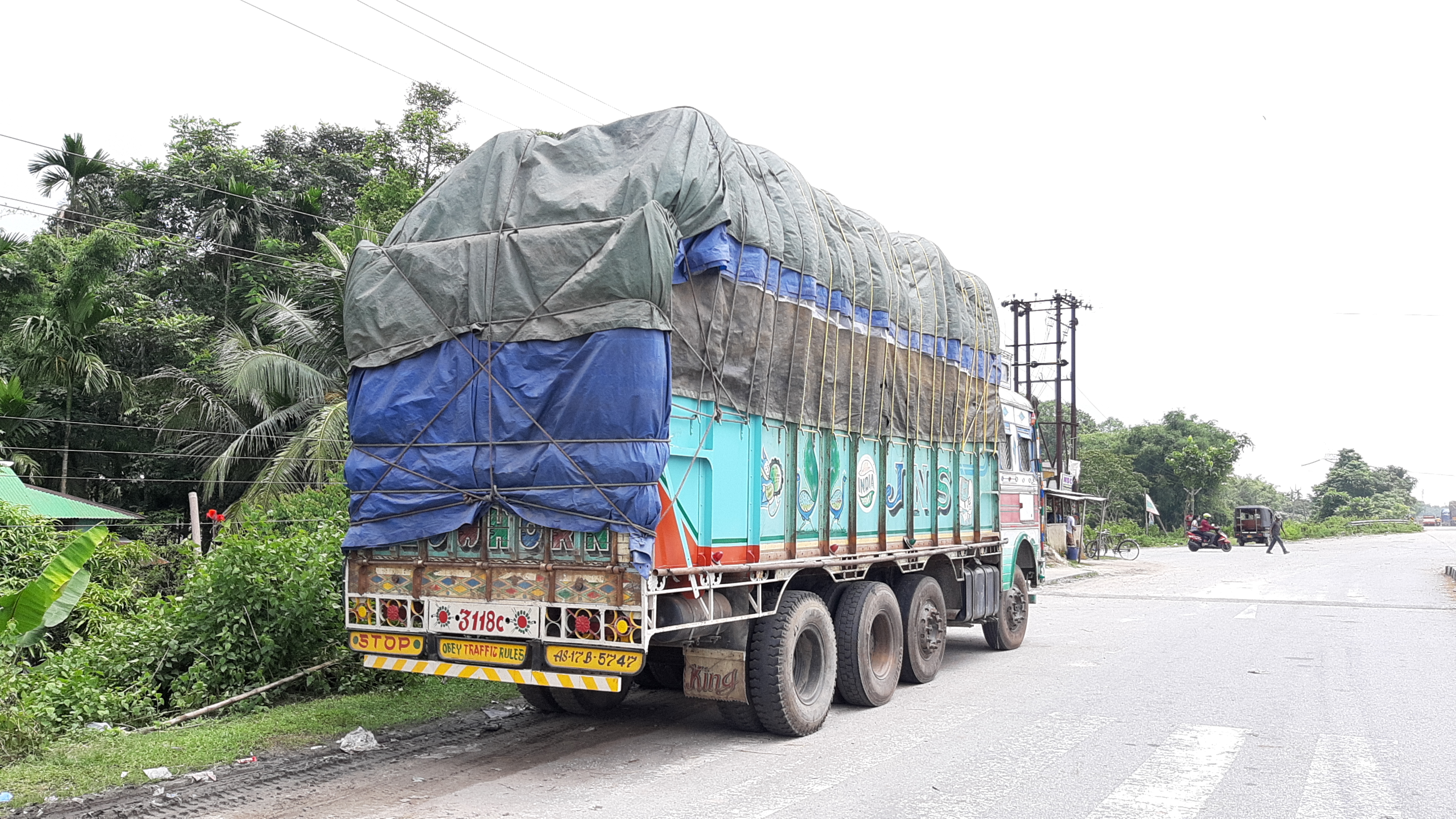 Illegal tobacco loaded truck seized at Chirang