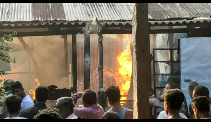 চিলিণ্ডাৰ বিস্ফোৰণৰ ফলত জুইয়ে আগুৰি ধৰে বহুকেইটা ঘৰ