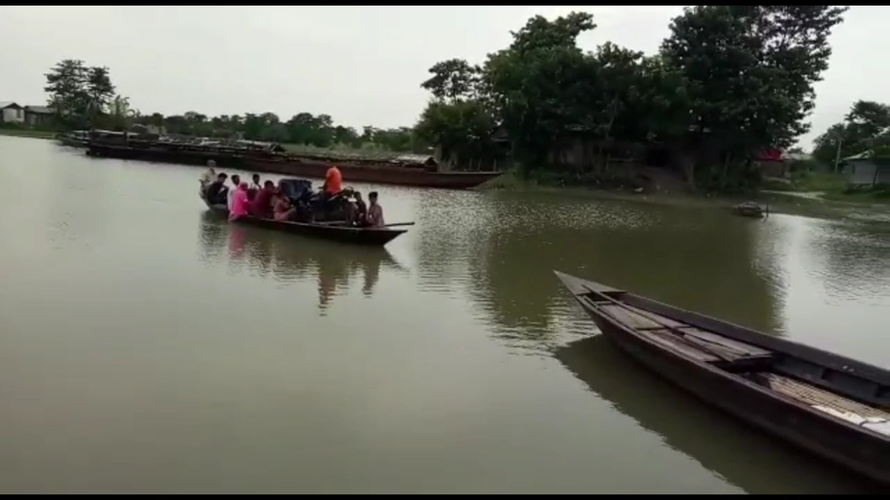 গাঠিৰ ধন ভাঙি দলং নিৰ্মাণৰ সিদ্ধান্ত ল'লে দক্ষিণ শালমাৰাৰ ৰাইজে