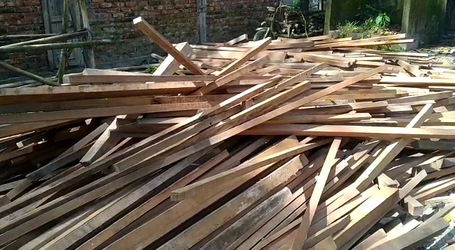 Police raid Dhuburi against illegal timber traders