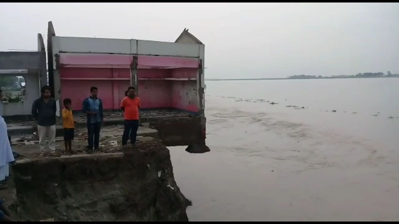 dangerous errosion brahmputra river at dhuburi