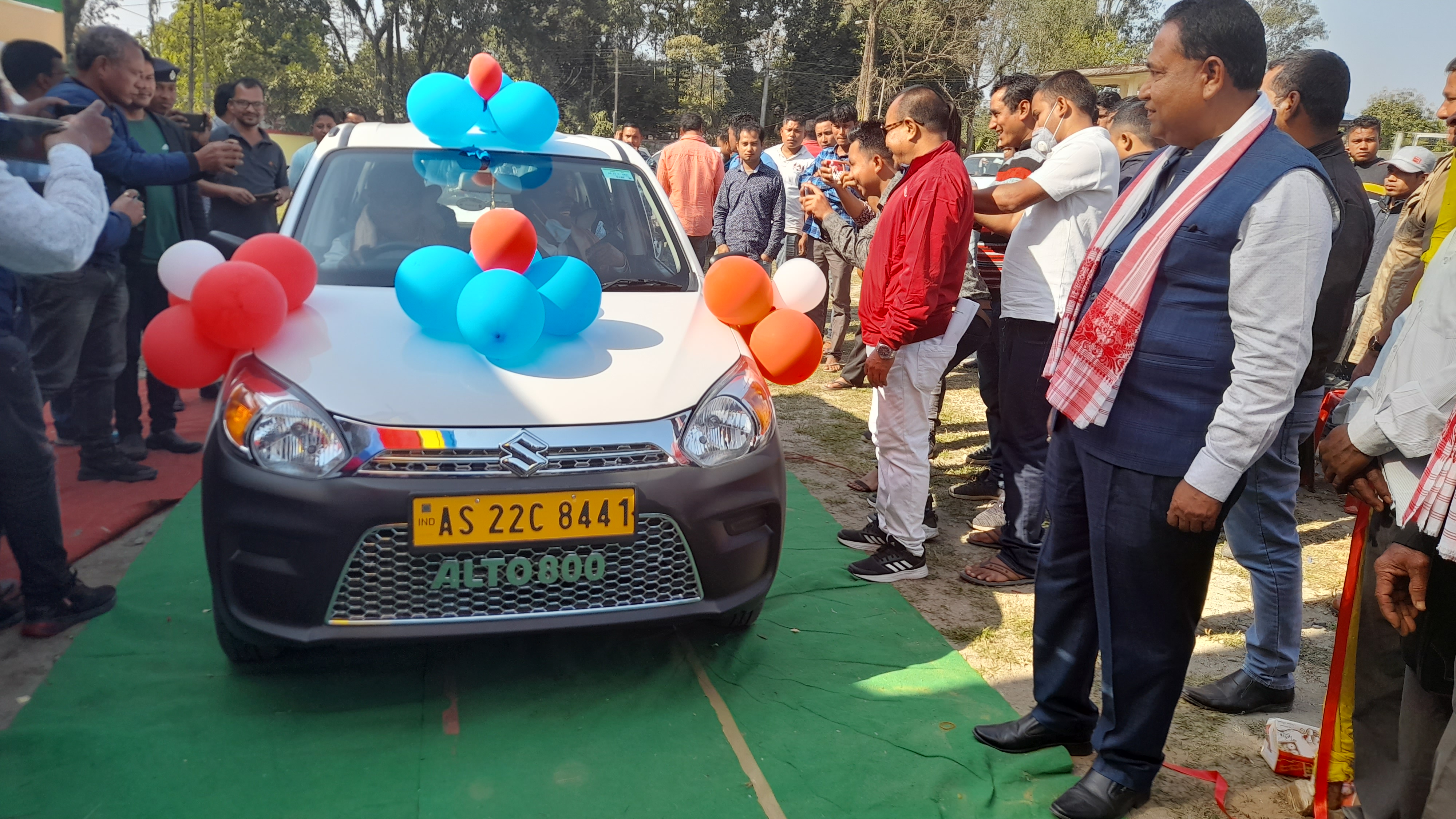 ধেমাজিত গ্ৰাম্য পৰিবহণ আচনিৰ অধীনত বাহনৰ বিতৰণ