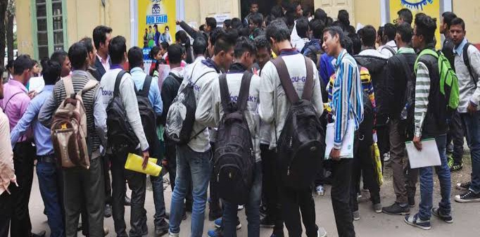 unemployment problems 12 lakh applicants for 26 thousand posts