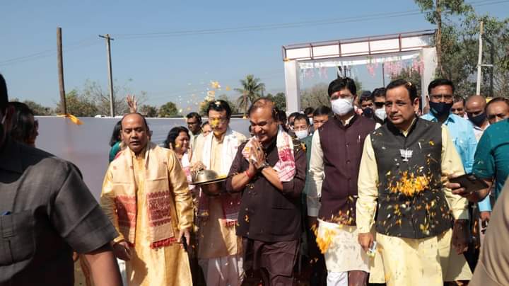 Assam CM lays foundation stone of Namghar in Maharashtra