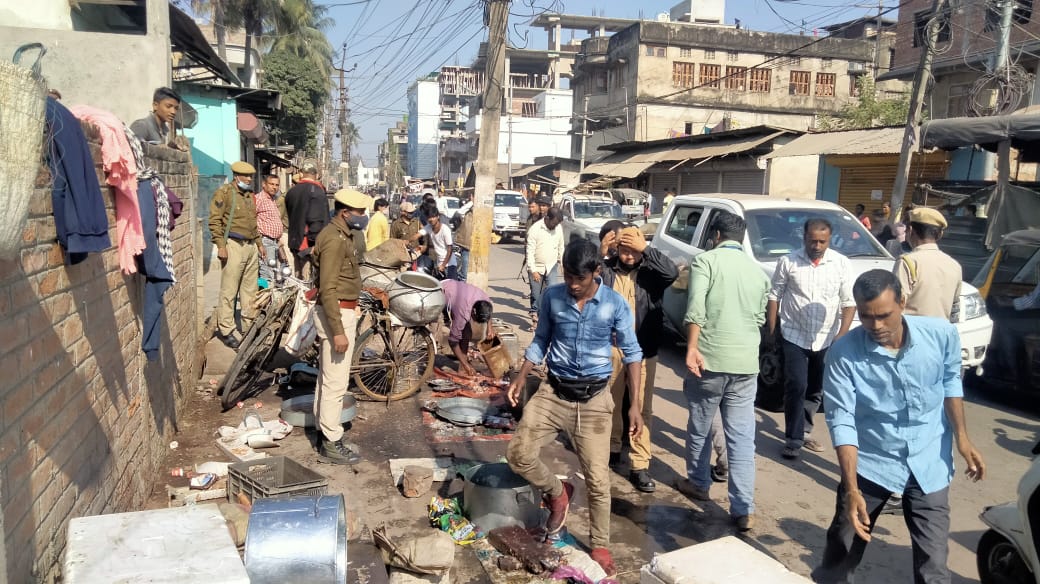 Guwahati Municipal Corporation evicted 400 illegal shop